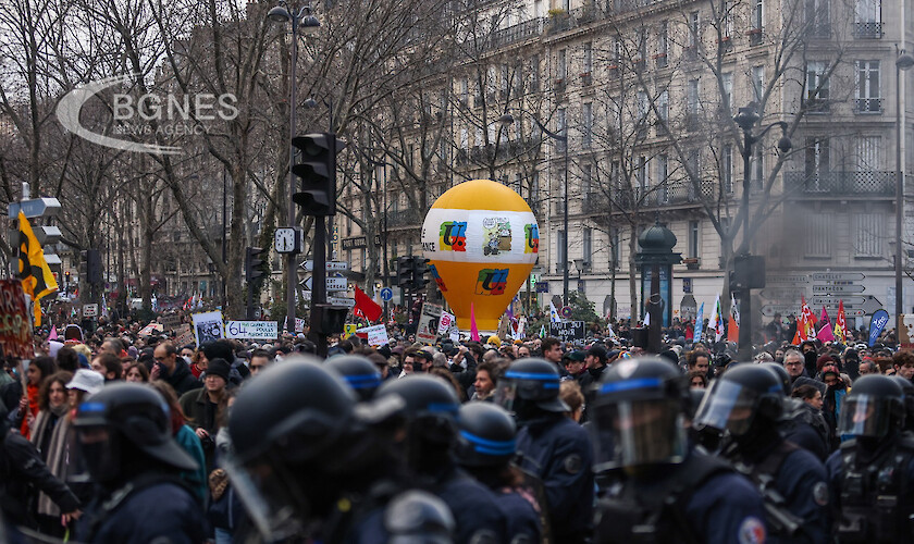 Демонстранти във Франция излязоха по улиците в събота за седми