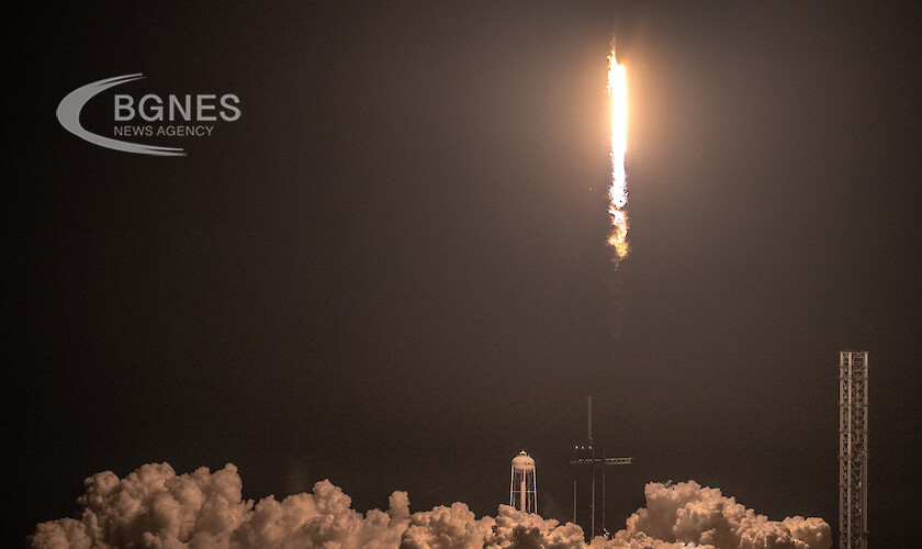 Корабът SpaceX Crew 5 на АСА се завърна на Земята след