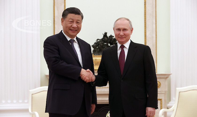 Президентът на Китай Си Дзинпин пристигна днес на посещение в