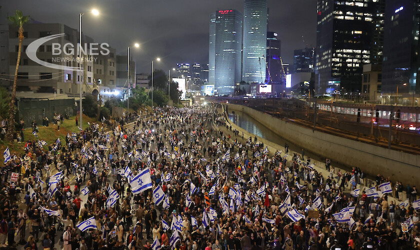 Според организаторите общият брой протестиращи в Израел тази вечер е