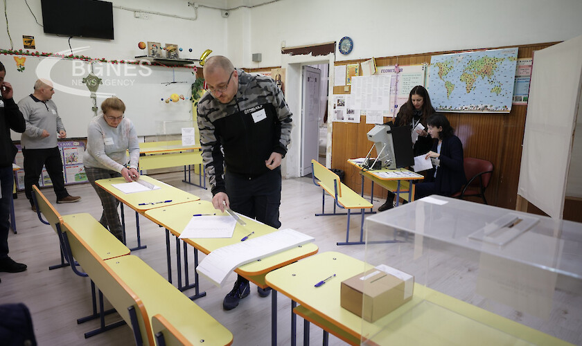 Точно в 7 00 започна изборният ден на предсрочните парламентарни избори