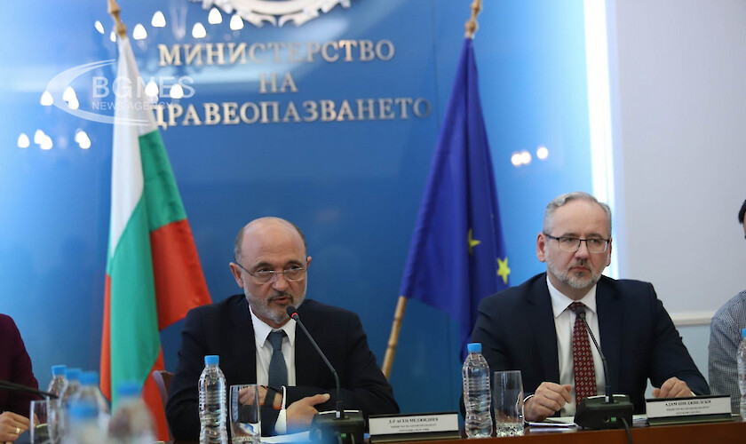 При договарянето между компанията Пфайзер и ЕК становището на България