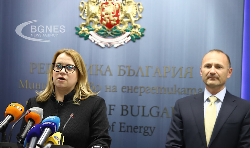 Министърът на енергетиката Росен Христов и изпълнителният директор на Булгаргаз