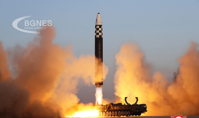 Северна Корея вероятно е изстреляла нов тип балистична ракета която