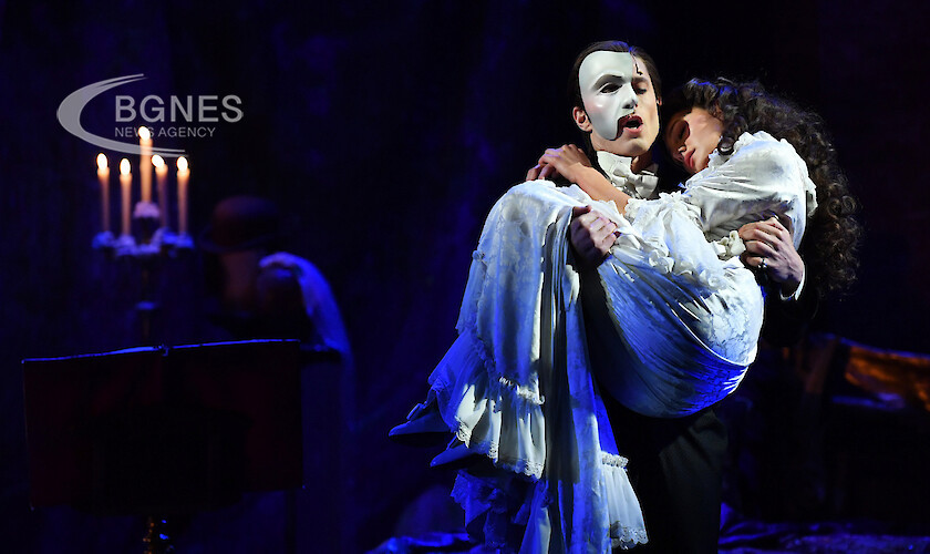 Последното представление на популярния мюзикъл Фантомът на операта се състоя