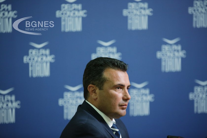 Бившият министър председател на Северна Македония Зоран Заев пристигна с 1600 кубиковия