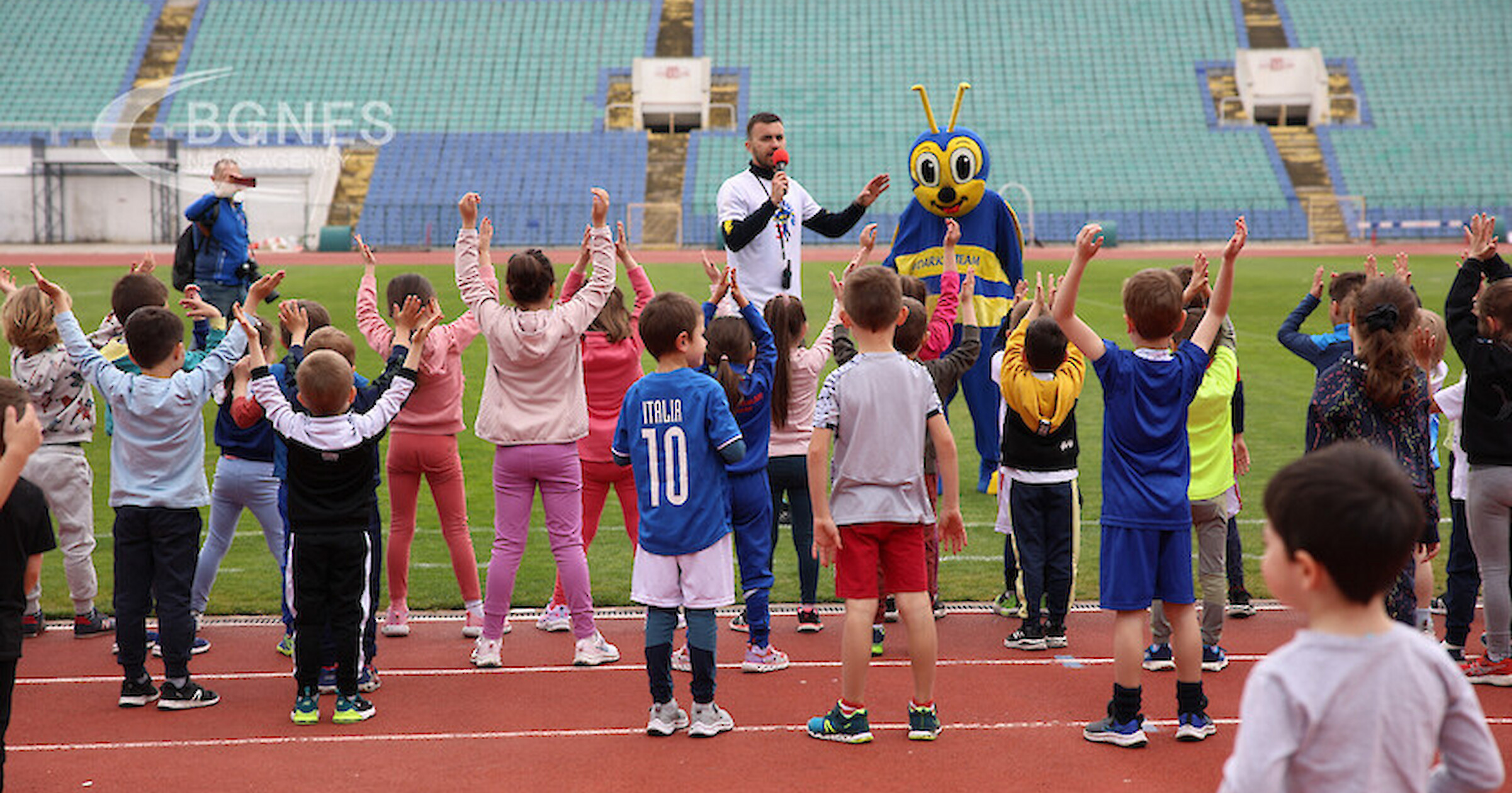 Неделният ден започна със състезанието Спринт среща за деца в