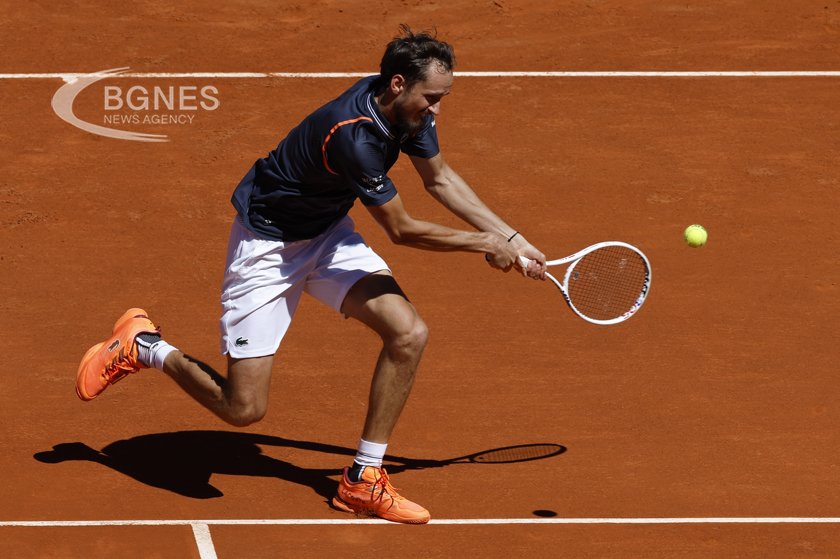 Даниил Медведев се класира за осминафиналите на Мастърса в Мадрид