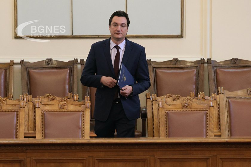 Правосъдният министър Крум Зарков се надява много скоро да има
