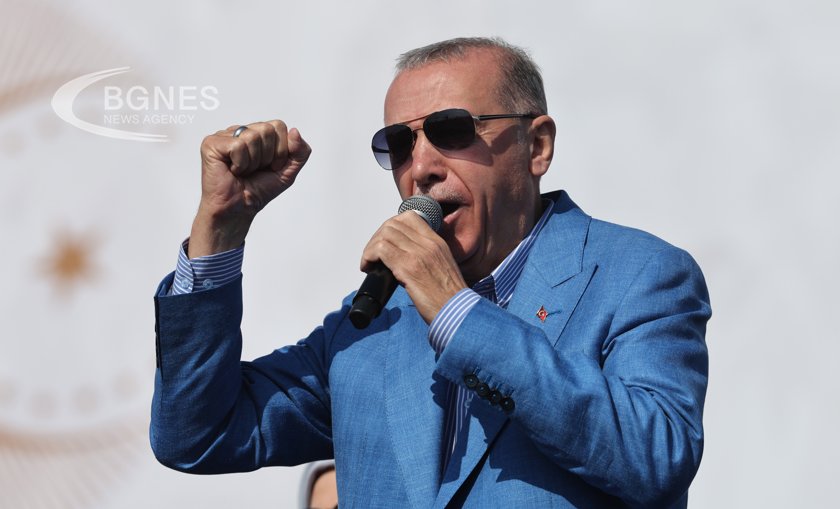 Президентът Реджеп Тайип Ердоган проведе в неделя в Истанбул най големия