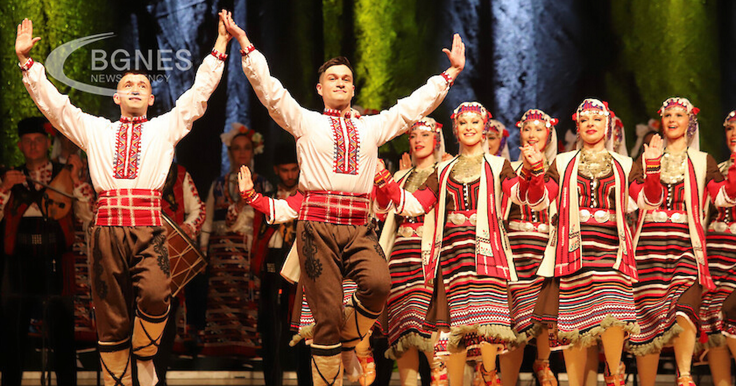 Да бъдеш пазител на българските традиции и самобитност да приемеш
