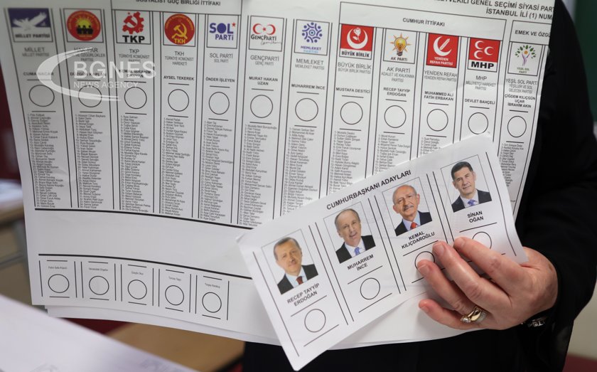 На гласуващите днес турски избиратели е забранено да влизат в