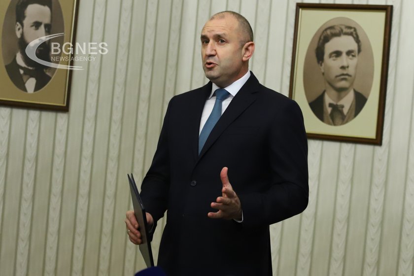 Президентът Румен Радев ще връчи днес първия проучвателен мандат за