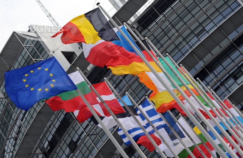 Европейската комисия повиши прогнозата си за растежа на еврозоната през