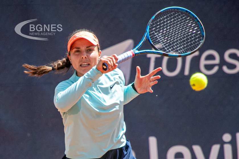 Виктория Томова се класира за втория кръг на турнира по