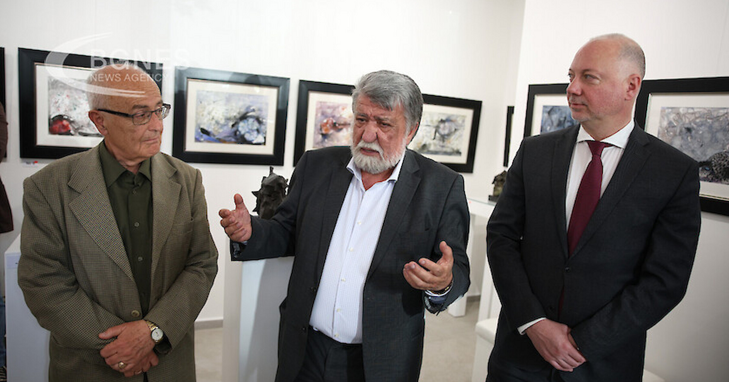 Вежди Рашидов представи най новата си изложба наречена Играта Именитият художник