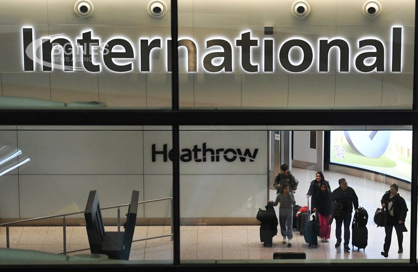 На летищата в Обединеното кралство цареше хаос след като сривове