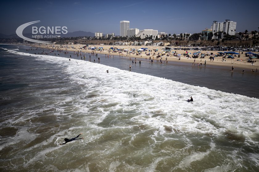 Калифорния е известна със златистите си пясъци и безкрайните си