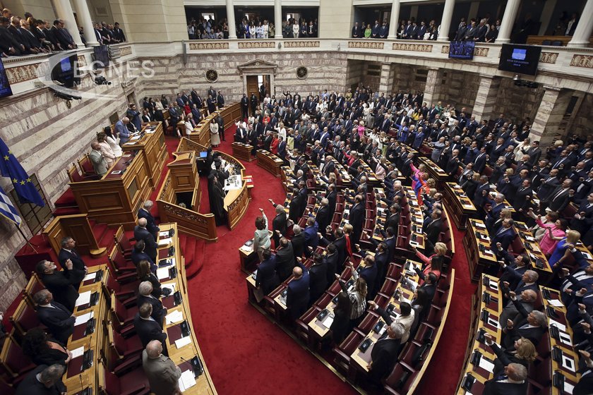 Новият гръцки парламент в който нито една партия не постигна