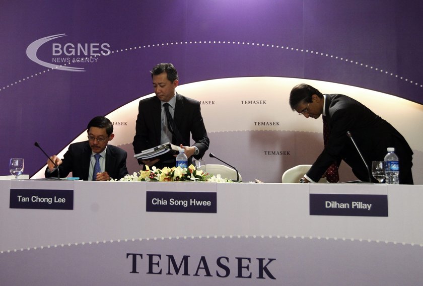 Сингапурският държавен инвестиционен фонд Temasek съобщи че е намалил компенсациите