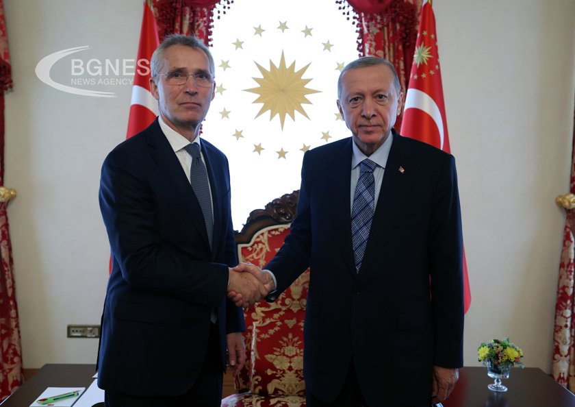 Генералният секретар на НАТО Йенс Столтенберг призова Анкара да се