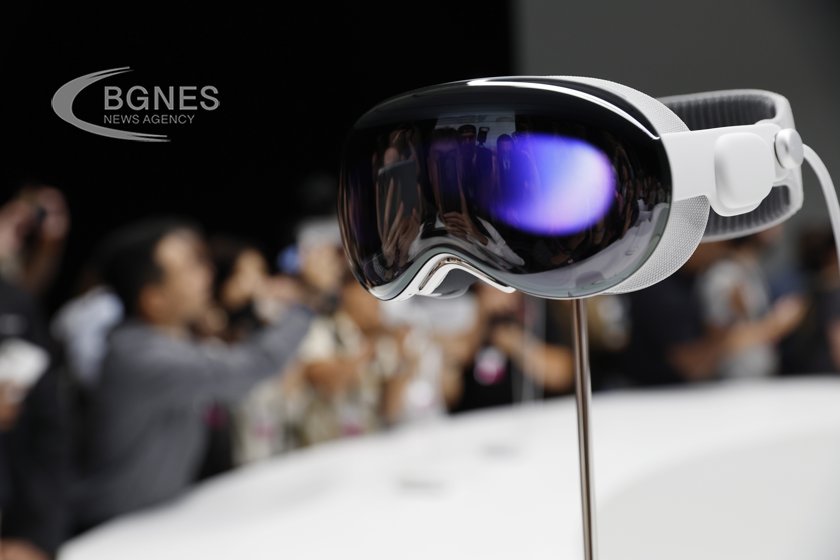 Гигантът Apple представи първите си очила за виртуална реалност като