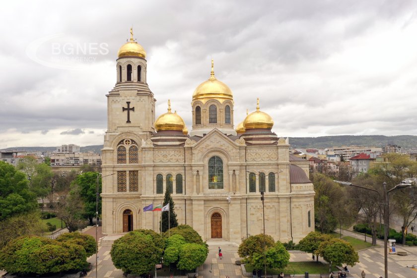 Православният митрополитски храм Успение Богородично във Варна е вторият по