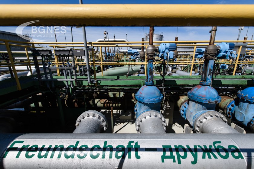 Приходите на руското правителство от петрол са спаднали с близо