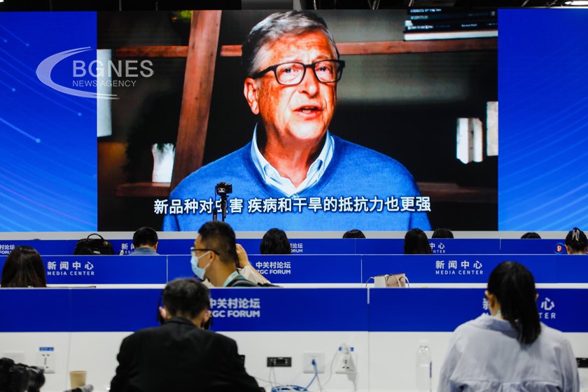 Бил Гейтс е в Китай за да се срещне с