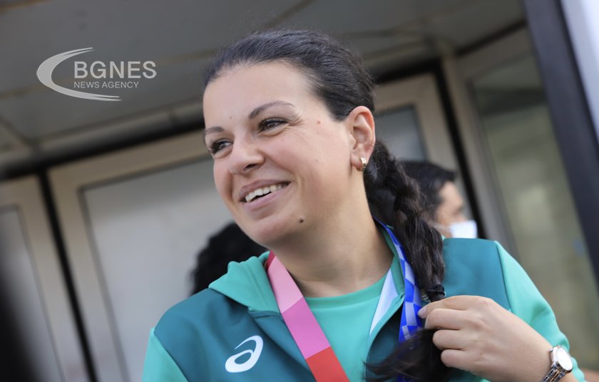 Антоанета Костадинова спечели сребърен медал на продължаващите в Полша Европейски