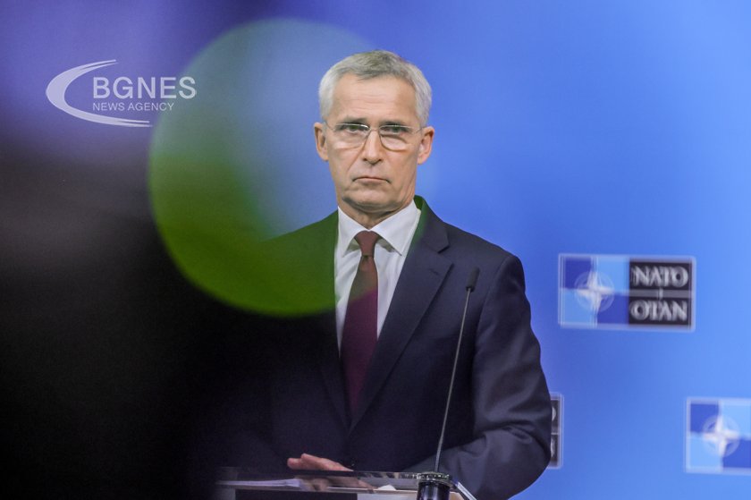 Генералният секретар на НАТО Йенс Столтенберг заяви че остава начело