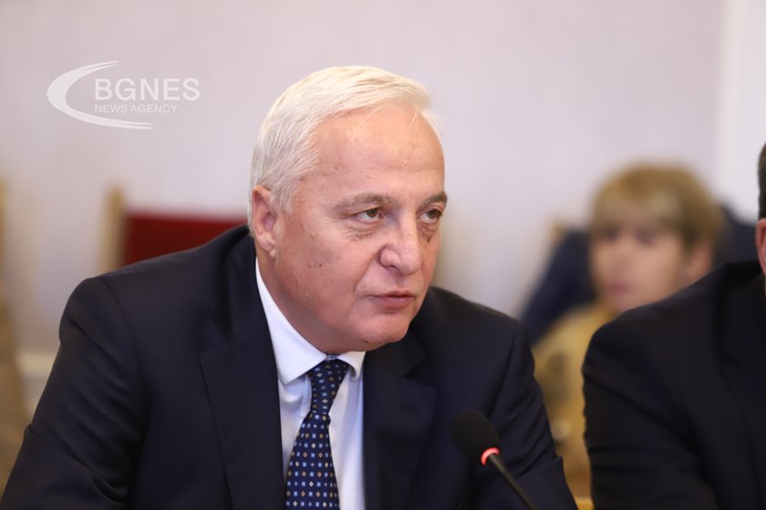Уволненият от бившето Народно събрание председател на Сметната палта Цветан