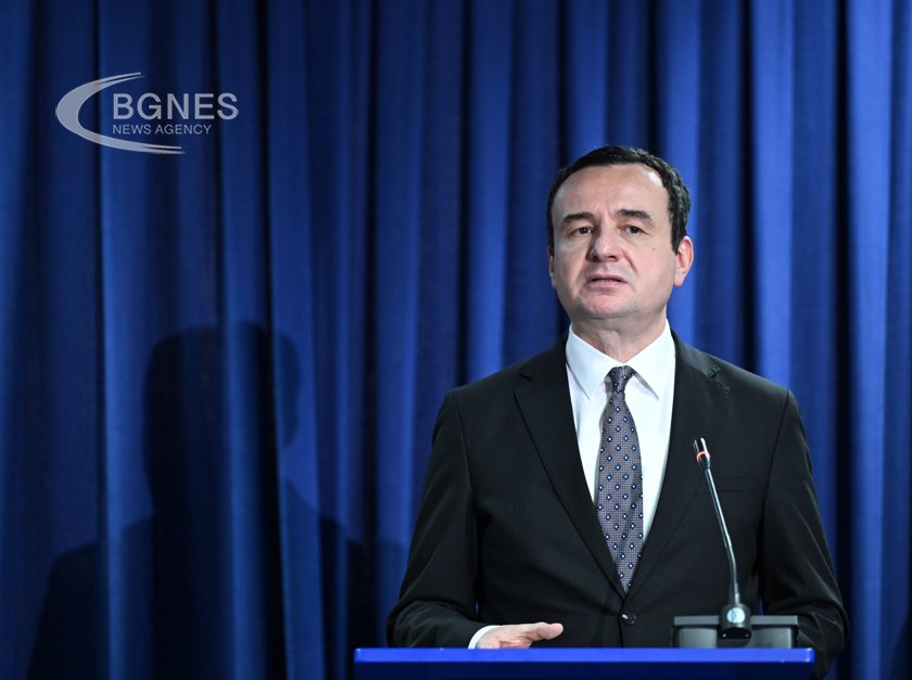 Премиерът Албин Курти започна заседанието на правителството на Косово с