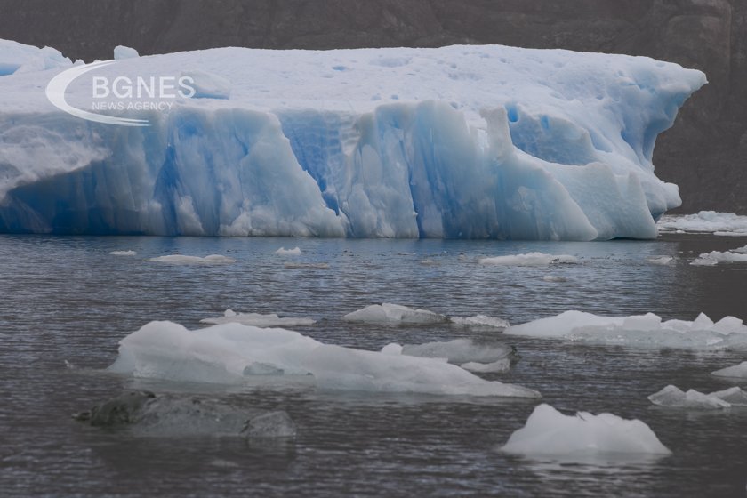 Най големият айсберг в света който се откъсна от ледниците на