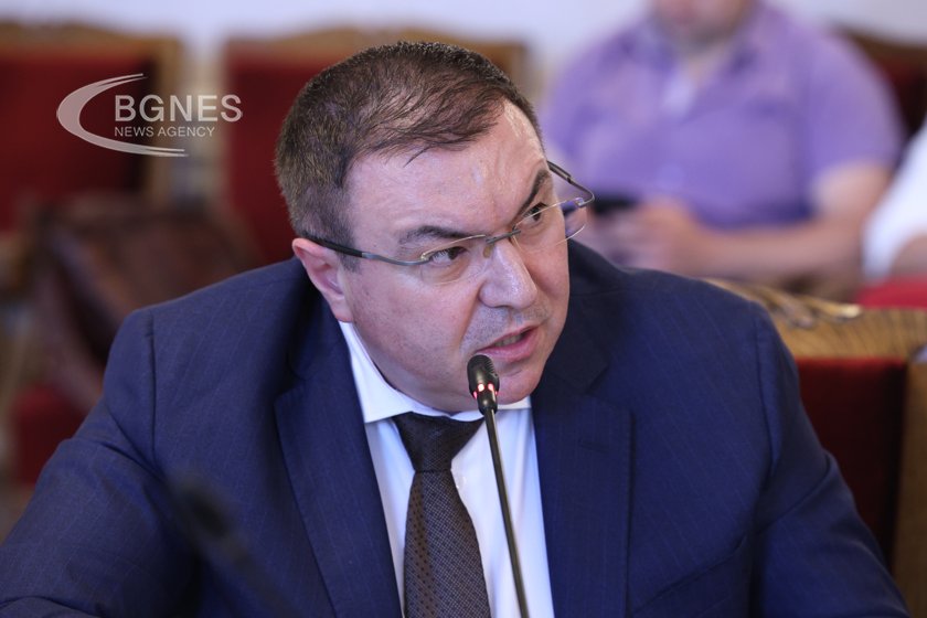 Кандидатът за управител на НЗОК Станимир Михайлов не е представил