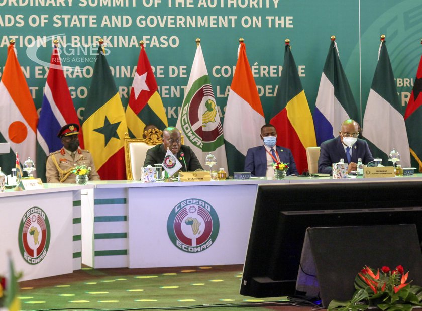 Западноафриканският блок ECOWAS смята че военната намеса в Нигер за