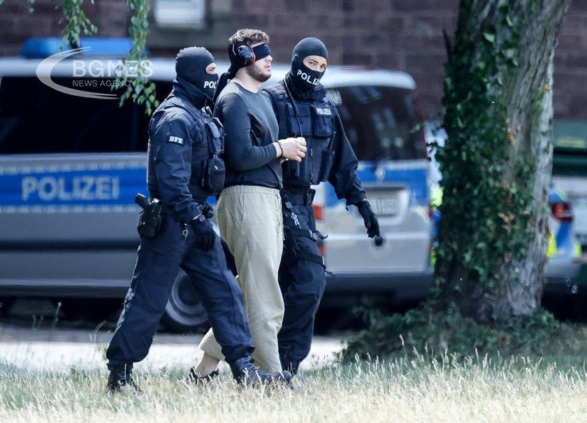Прокурори в Германия са открили незаконно съдържание включващо нацистки символи