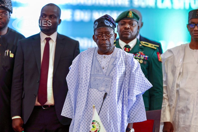 Лидерите на западноафриканския блок ECOWAS заявиха че ще разположат резервни