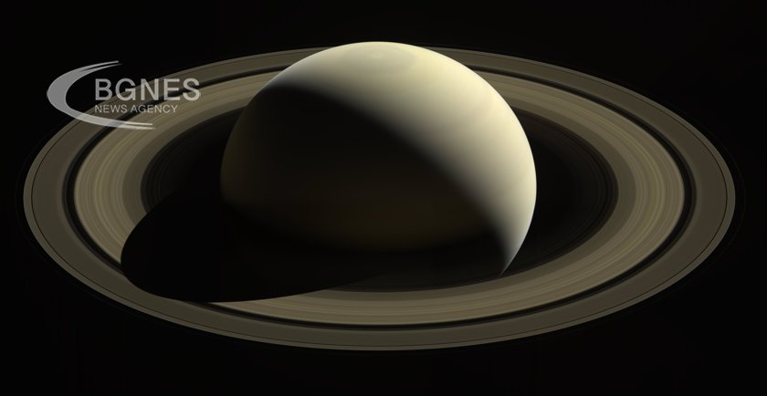 Ново изследване показва че Сатурн макар и много по блед