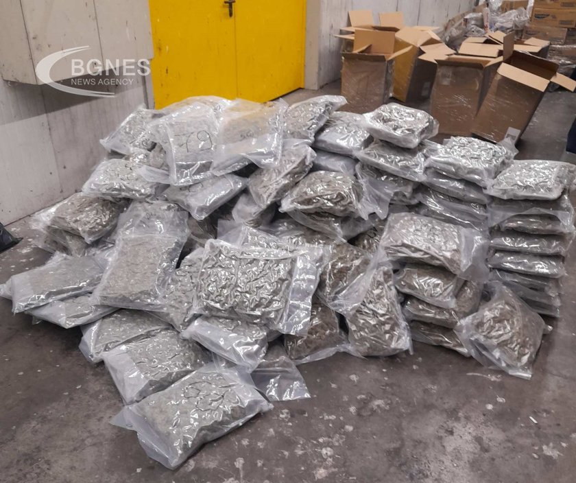 145 11 кг марихуана в товарен автомобил откриха при съвместна