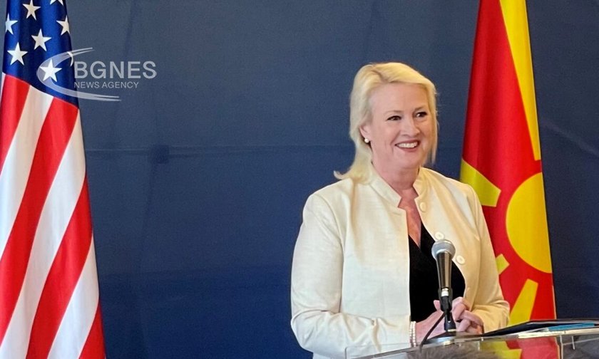 Външният министър на Македония Буяр Османи проведе среща с посланика