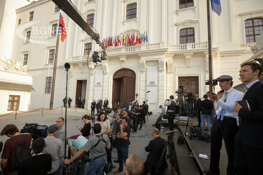Словашката полиция обвини днес ръководителя на разузнавателната служба и други