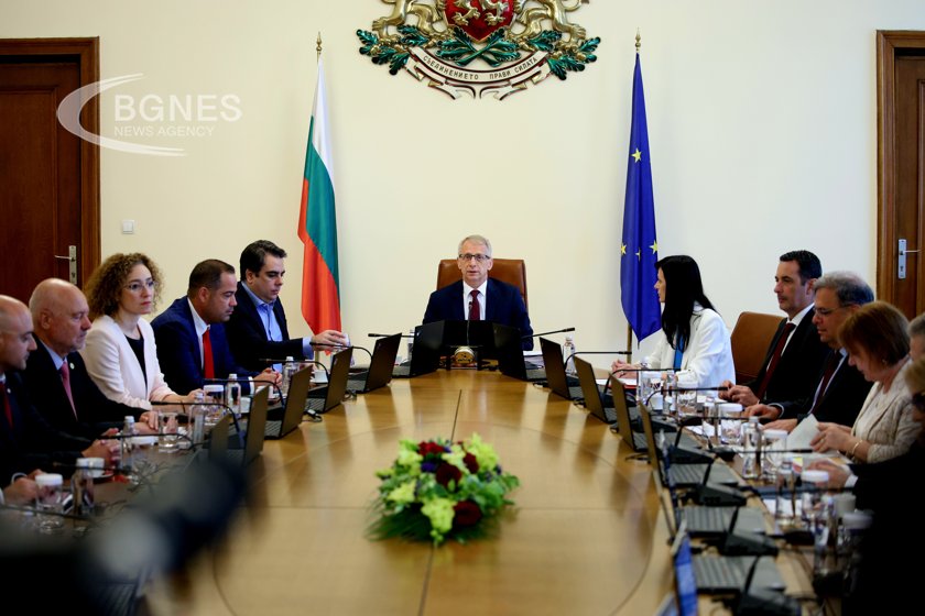 Министър председателят Николай Денков свиква съвещание с представители на МВР