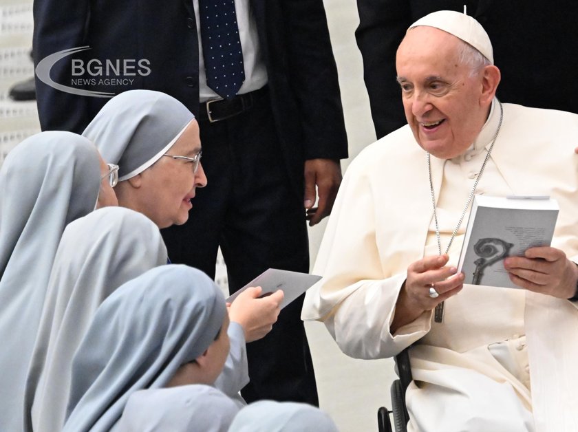 Папа Франциск осъди дезинформацията и фалшивите новини разпространявани с цел