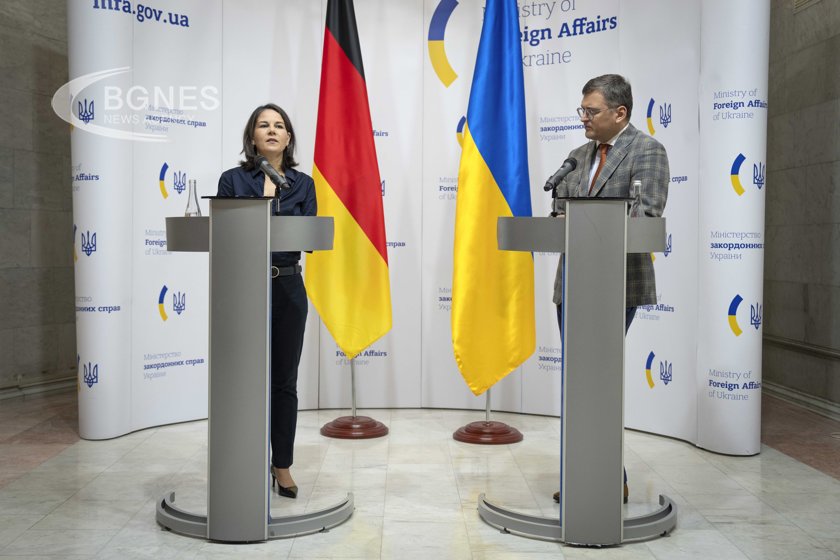 Mинистърът на външните работи Дмитрий Кулеба призова Берлин да достави