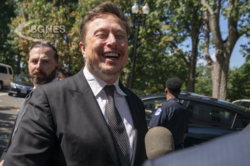 Излезе биография на основателя на SpaceX и Tesla Илон Мъск
