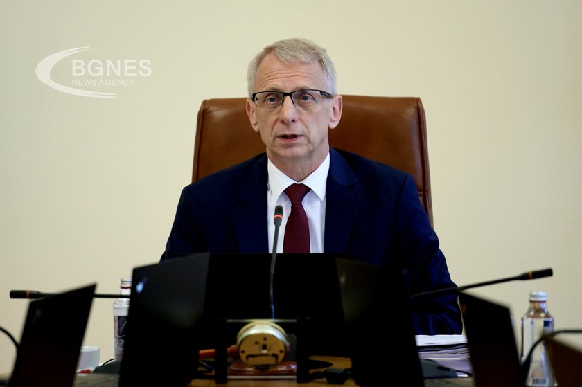 Министър председателят акад Николай Денков отправи специален поздрав към първокласниците които