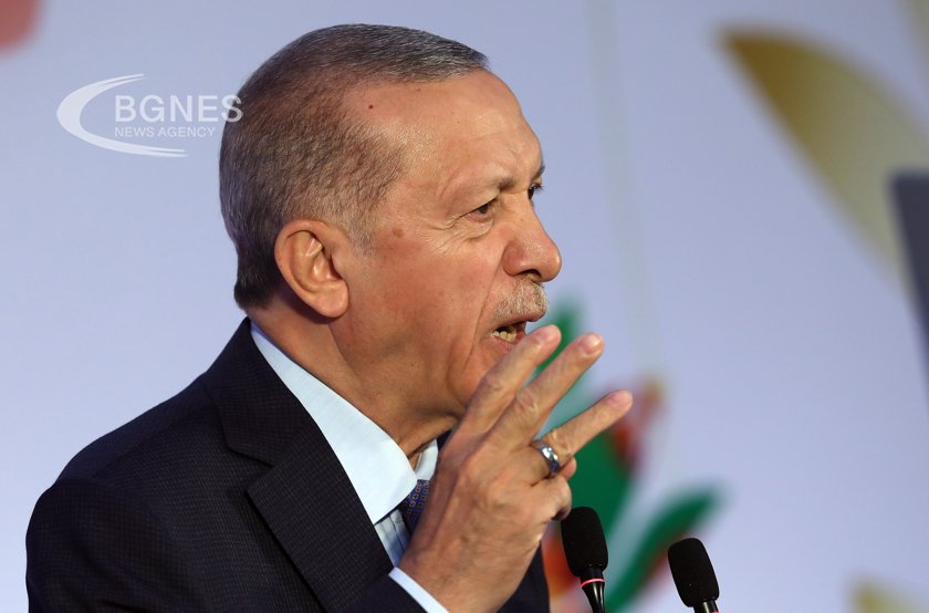 Президентът Реджеп Тайип Ердоган говори на вечеря организирана от Турско