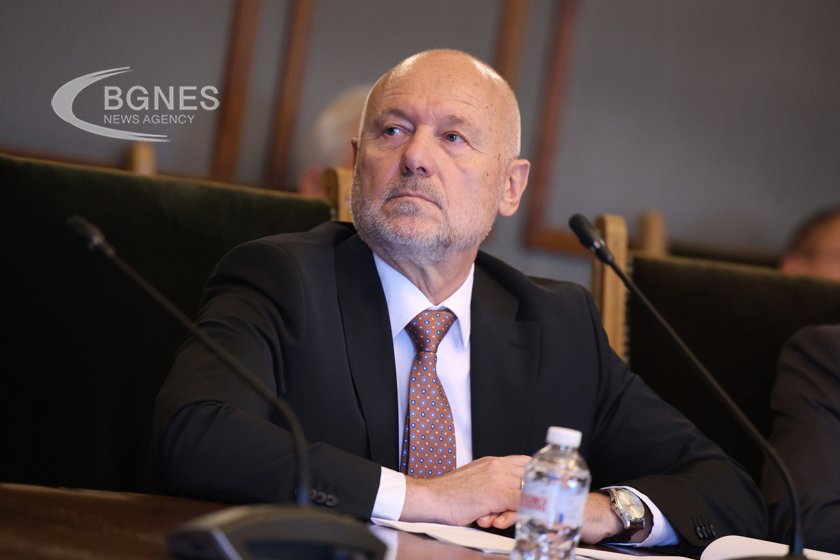 Министърът на отбраната Тодор Тагарев ще участва в поредното заседание