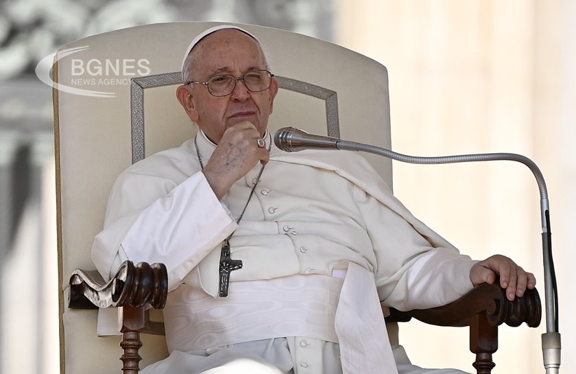 Папа Франциск отправи предупреждение че светът е на ръба на
